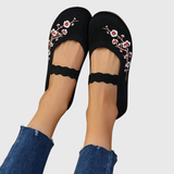 Mei | The embroidered flower knitted ballerina
