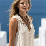 Marune | Robe maxi à manches sans manches et bouton sur le devant
