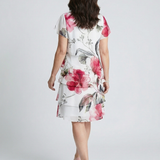 Keoni | Robe à couches en pétales doux, longueur genou