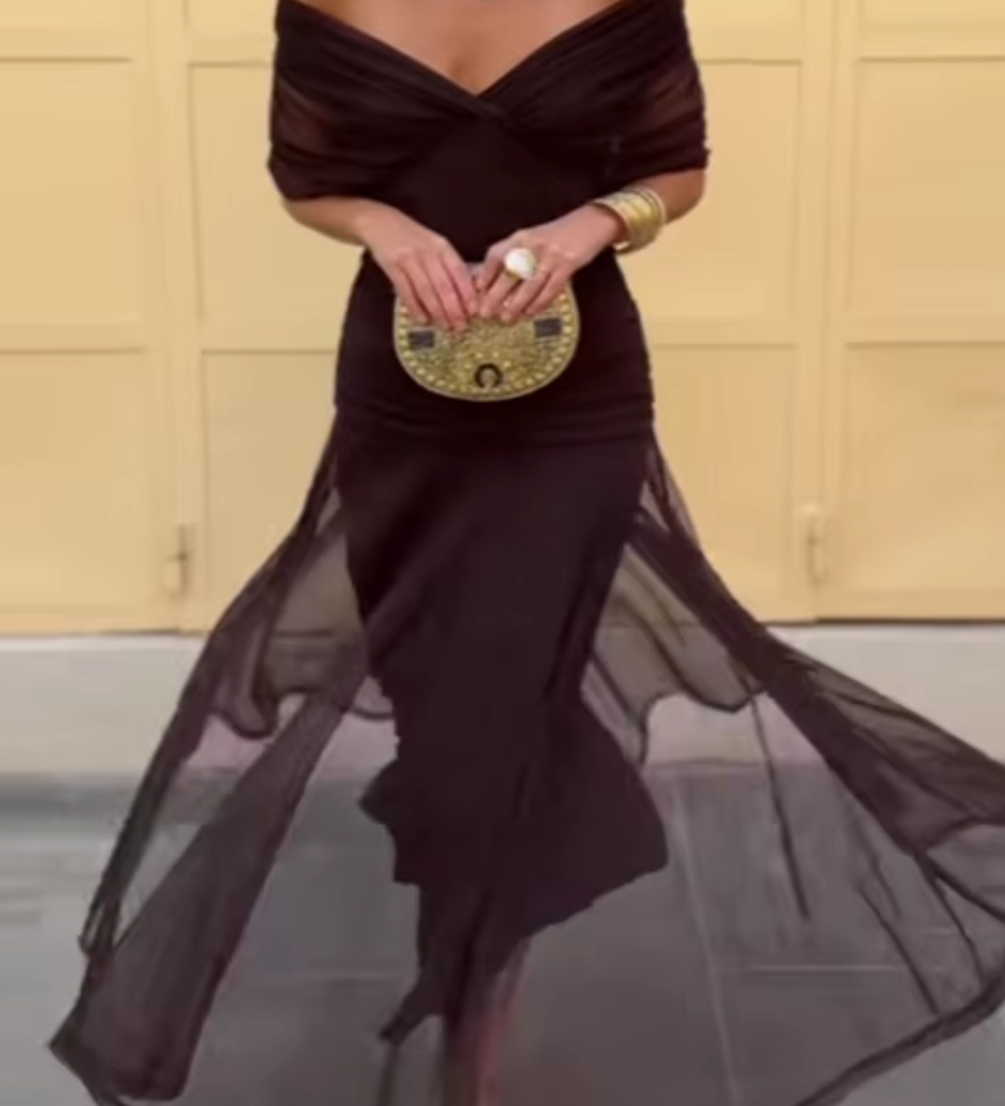 Robe Maxi de Fête Élégante à Col V
