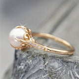 Bague délicate en perles et cristaux