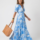 Ione | Robe midi à fleurs à manches courtes et décolleté en V