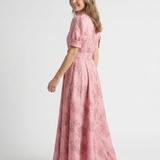 Xanthea | Robe chemise maxi à manches courtes et ceinture florale texturée