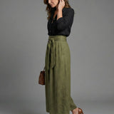 Vera | Ensemble de deux pièces Blouse noire Jupe midi verte olive