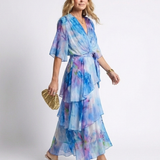 Calista | Robe maxi à décolleté en V, taille à nouer, en couches transparentes