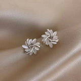 Lara | Boucles d'oreilles créoles avec des pétales d'opale dorés